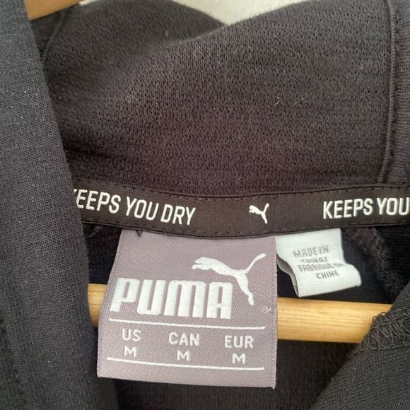 Puma cropped hoodie. Dry fit. Size medium - Picture 3 of 3